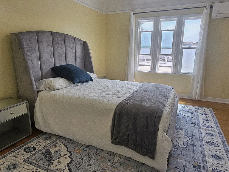 1433 Livonia Ave #UPSTAIRS — Photo 6
