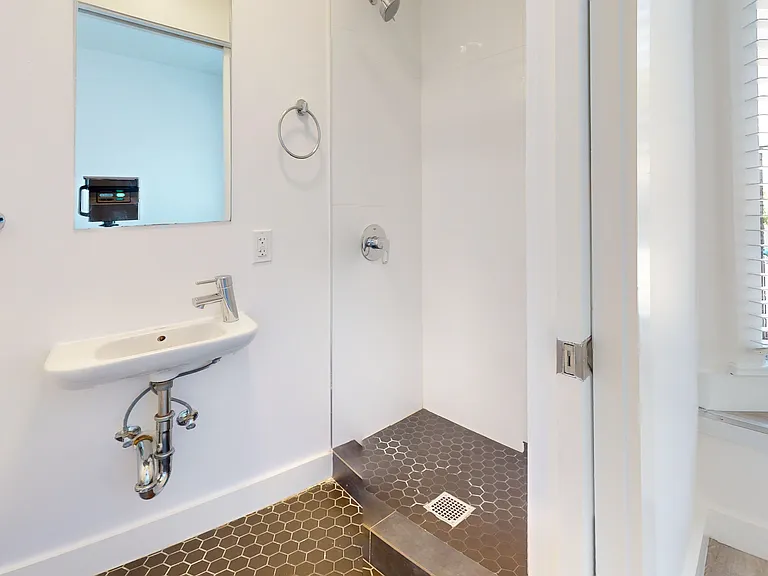 2835 Van Ness Ave #3 — Photo 17