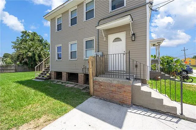 2 bed, 1.0 bath, 810 sqft, $1,500 — Photo 2
