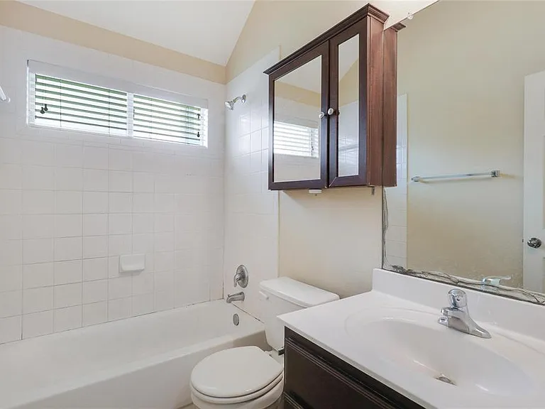 3608 Glastonbury Trl — Photo 6