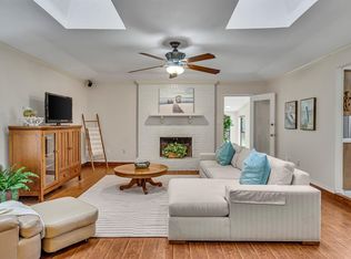 6824 Greenacres Dr, North Richland Hills, TX 76182