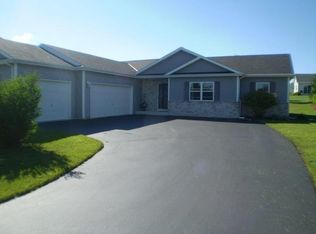 1929 Kissel Dr, Hartford, WI 53027