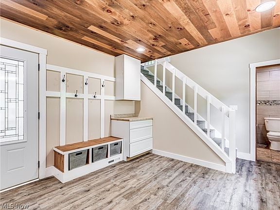 5th image of 3891 Valley Dr