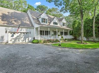 16B Scrub Oak Rd, Quogue, NY 11959