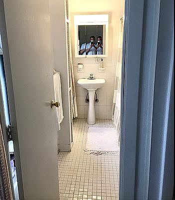 4th image of 320 E 49th St APT 42