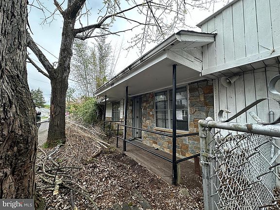 3rd image of 3970 26th St N
