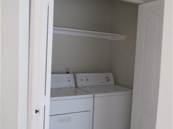 3rd image of 808 W Bronze Dr APT D