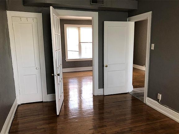 5th image of 4221 Ellenwood Ave APT 203