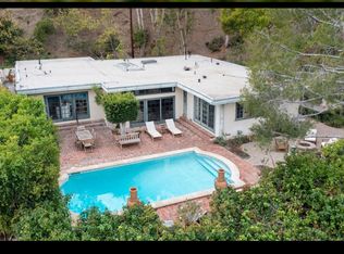 10213 Cielo Dr, Beverly Hills, CA 90210