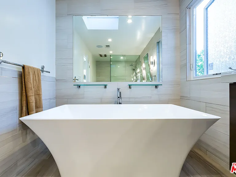 3490 Wonder View Pl — Photo 28