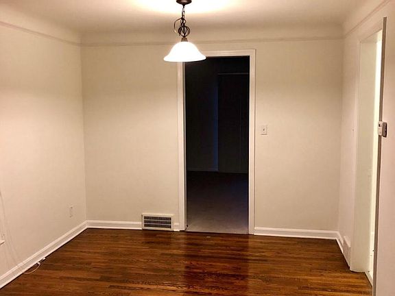 4th image of 1568 Westdale Rd