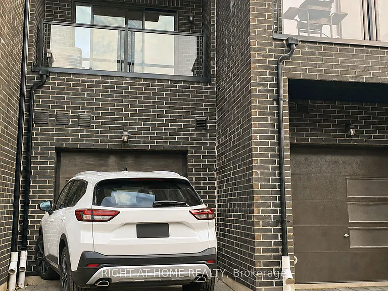 1758 Lawrence Ave W #1 — Photo 6