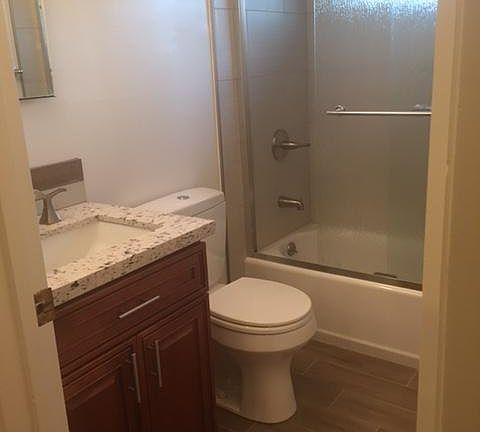 3rd image of 176 Towne Trl