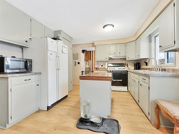 5th image of 111 E Church St