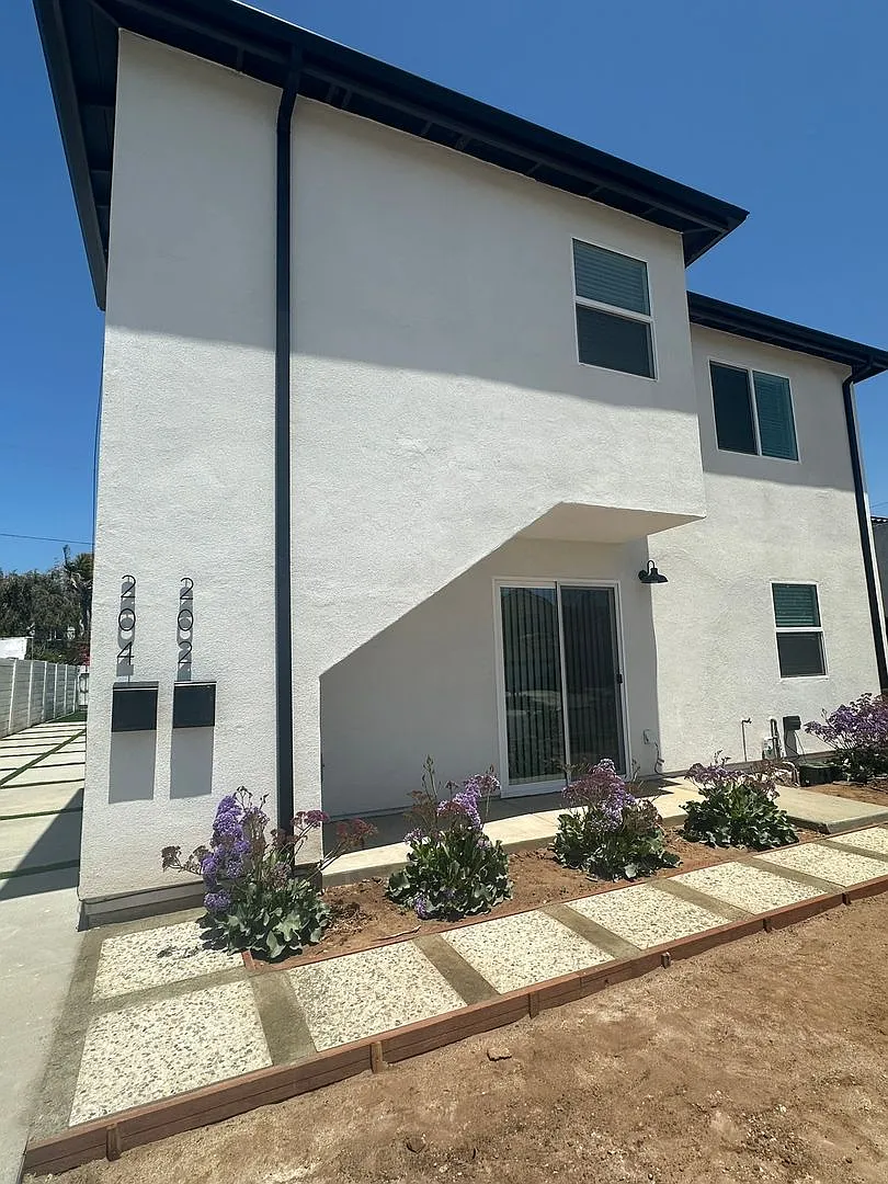 202-204 Calla Avenue — Photo 2