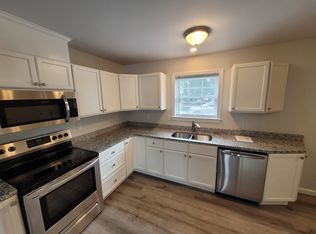 11 Dillingham St, Bangor, ME 04401