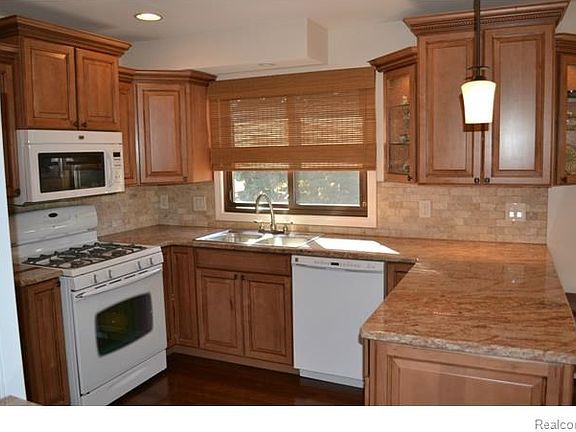 5th image of 5363 Winchester Dr