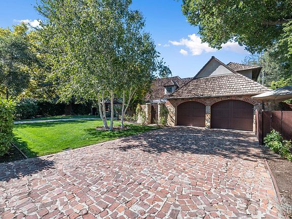 2nd image of 2158 Clayton Dr