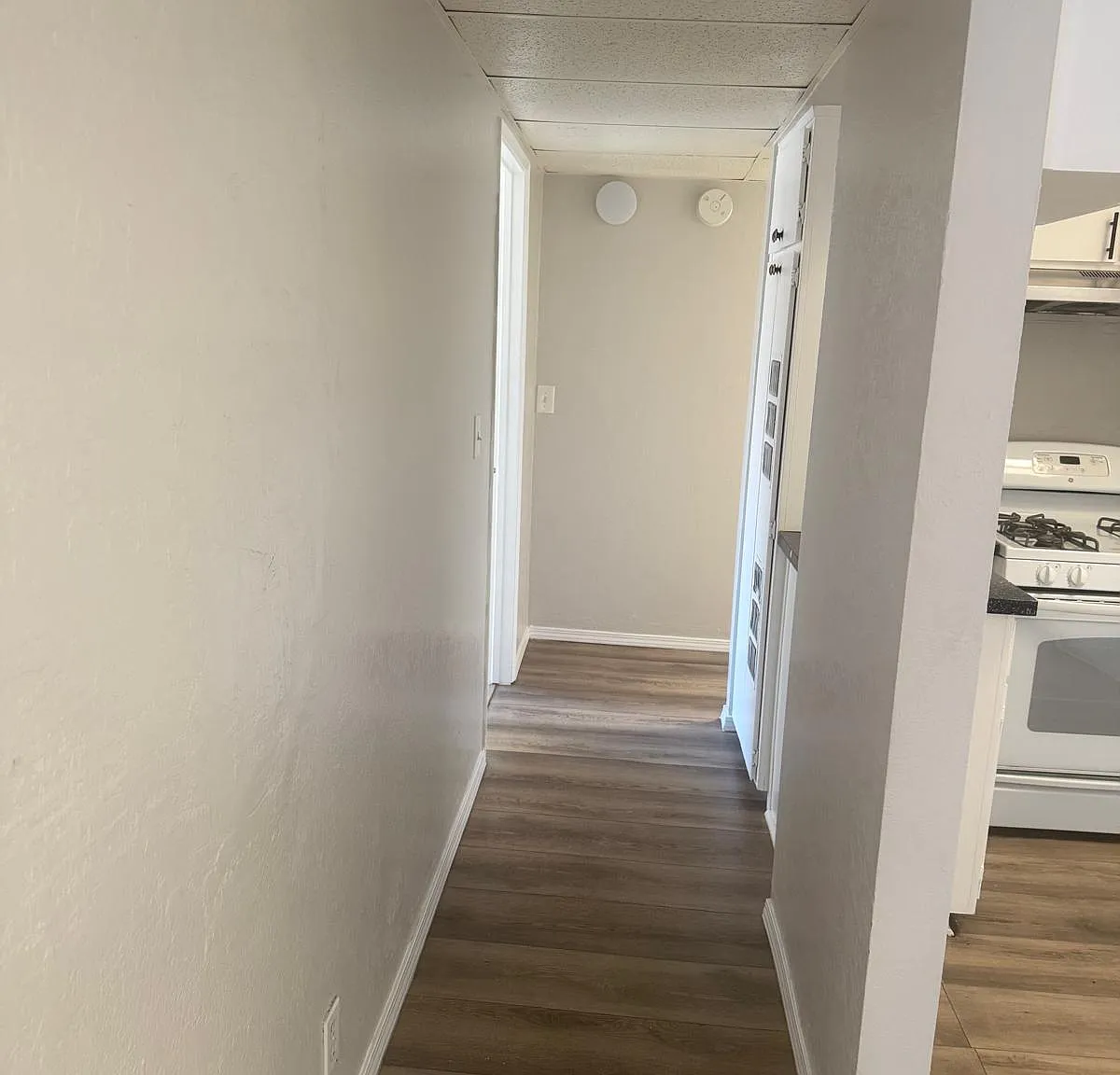 2 bed, 833 sqft, $1,795 — Photo 2