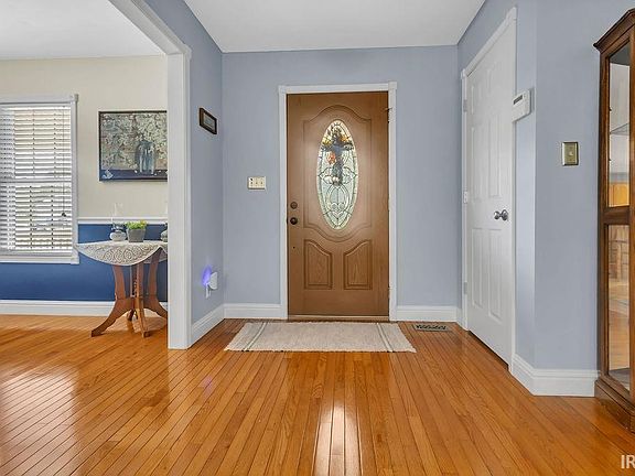 4th image of 230 New Sandpit Acres St