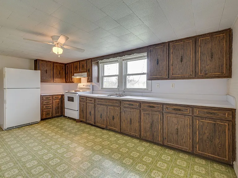206 Old Stage Coach Rd — Photo 16