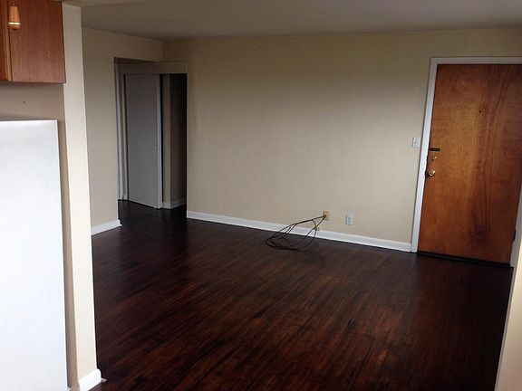 3rd image of 3425 Pape Ave APT 3