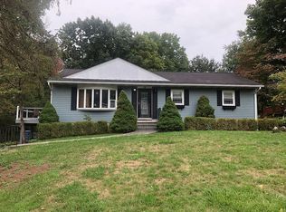 10 Saddle Pl, Newburgh, NY 12550