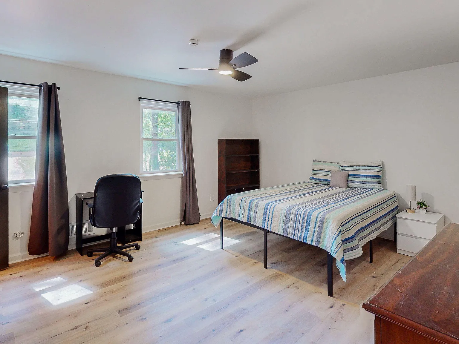 4 bed, 4.0 bath, 1752 sqft, $1,274 — Photo 1