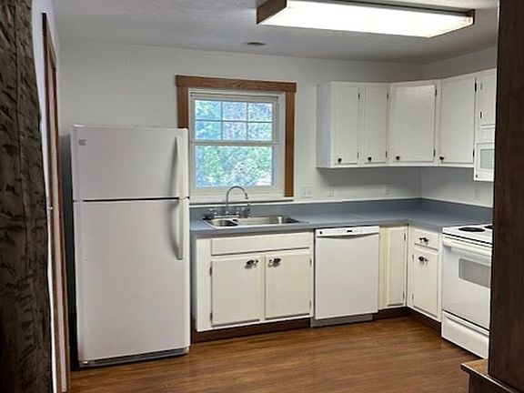 5th image of 304 S Main St