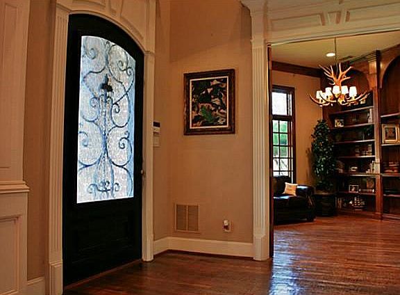 3rd image of 612 Saint James Pl