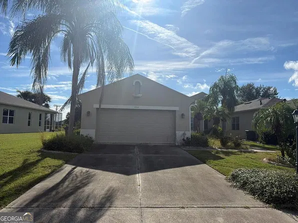 924 Regal Manor Way, Sun City Center, FL 33573