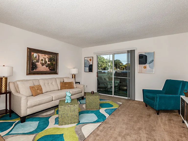 Woodlake Villas — Photo 18