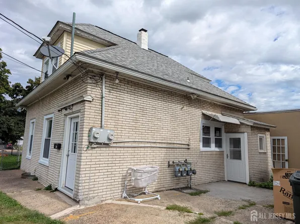 121 Kossuth St, Somerset, NJ 08873