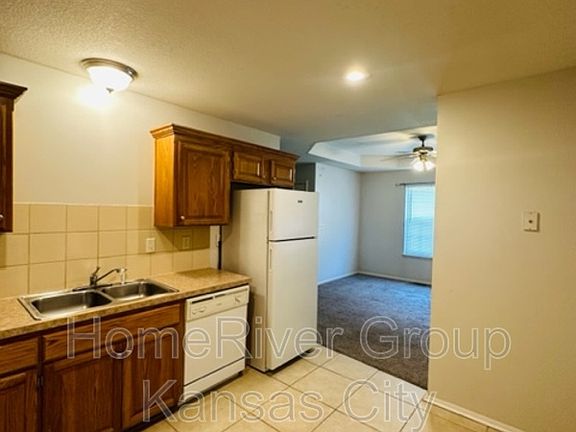3rd image of 509 E Short Ave #A