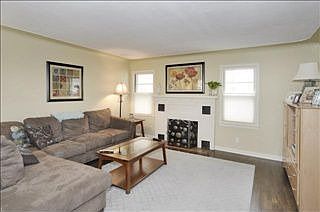 2nd image of 3115 Broadway Ave