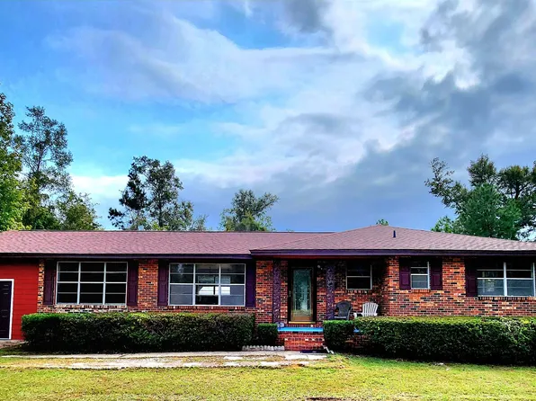 4235 Old Cottondale Rd, Marianna, FL 32448