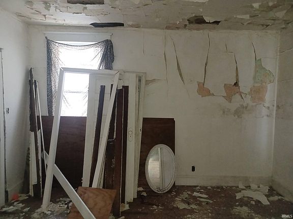 4th image of 27 E Eichel Ave