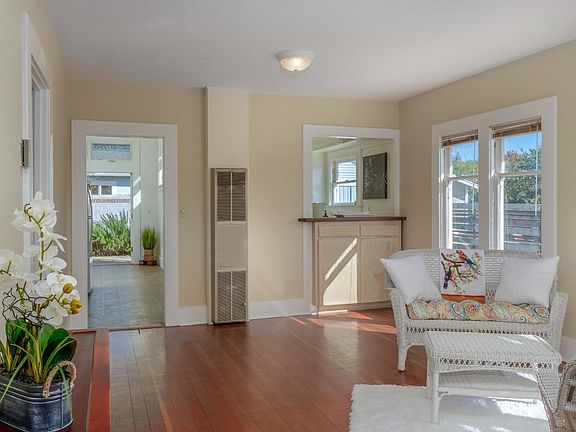 4th image of 208 Laurent St #A