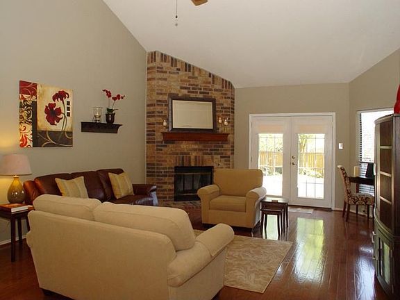 2nd image of 2012 E Branch Hollow Dr