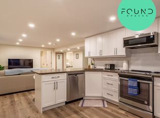 617 Beach Blvd #2, Hamilton, ON L8H6X8