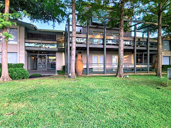 5908 Gaston - PLAZA