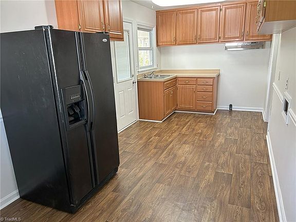 5th image of 2503 Old Chapman St