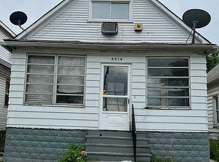 4514 Charles St, Hamtramck, MI 48212