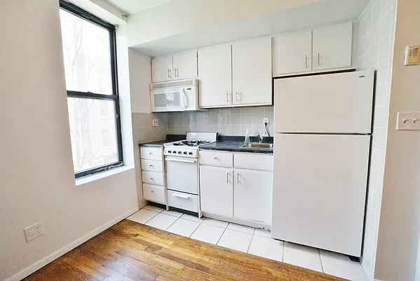 Rented by Best Apartments North Inc | media 19