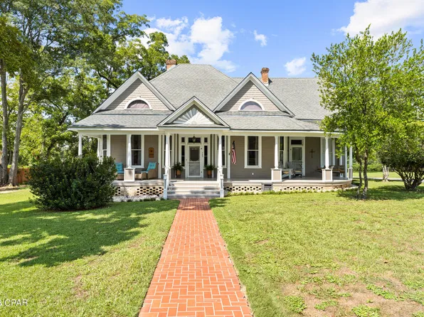 742 3rd St, Chipley, FL 32428