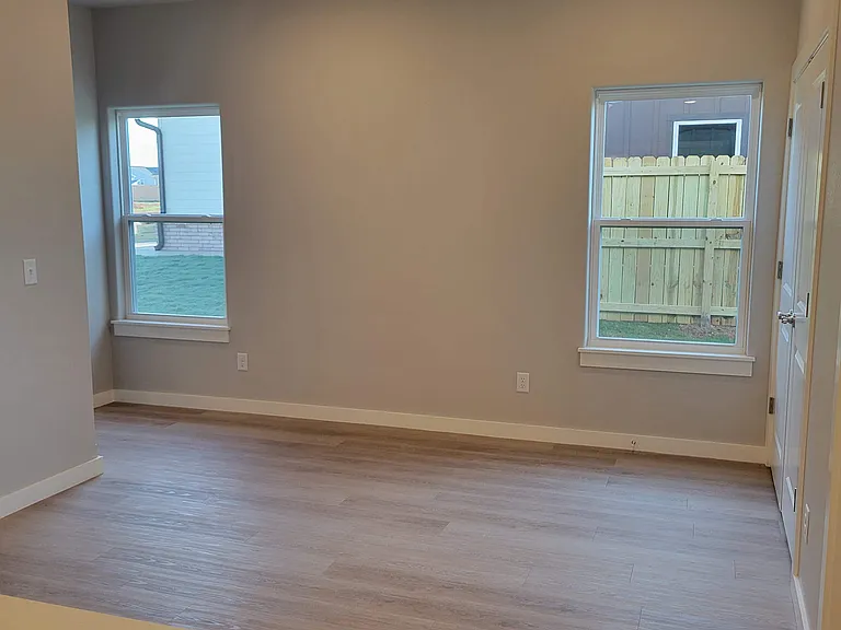 1803 SW Poigai Way #2 — Photo 2