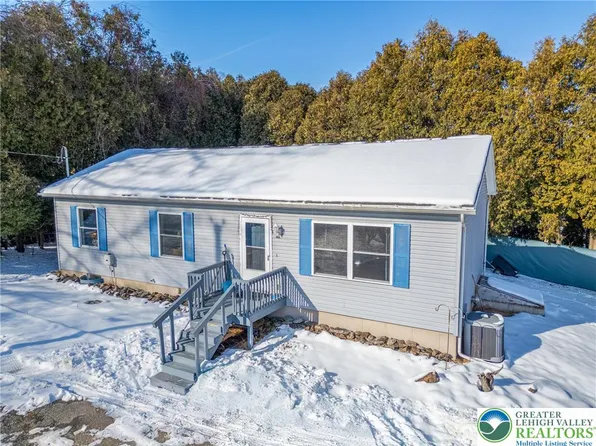4859 Vera Cruz Rd, Emmaus, PA 18049