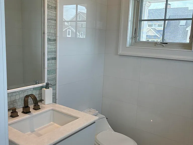 104 Stephens Pl — Photo 12