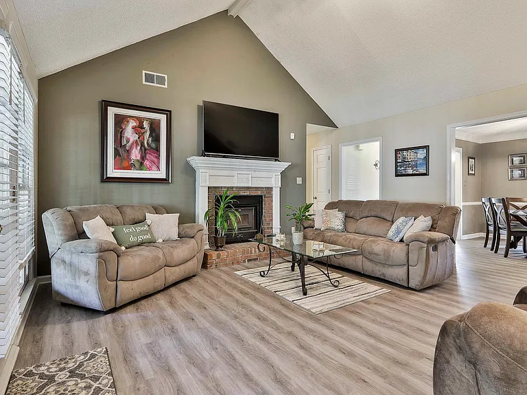 110 Hampton Woods Dr — Photo 39