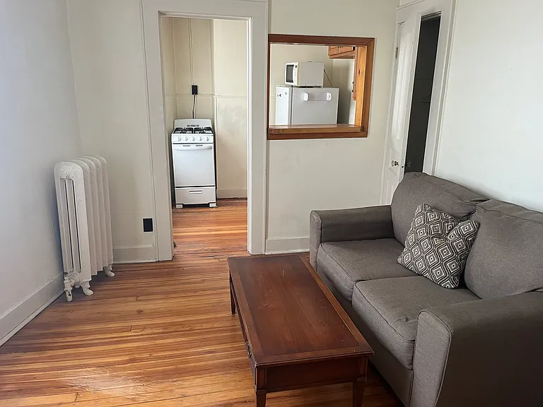 335 Genesee St #4 — Photo 4